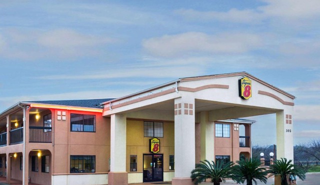 Super 8 by Wyndham San Antonio/Riverwalk Area