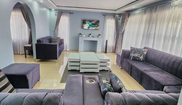 Tamayi Holiday Home – Your Safe, Home‑Style Escape in Mainway Meadows, Harare