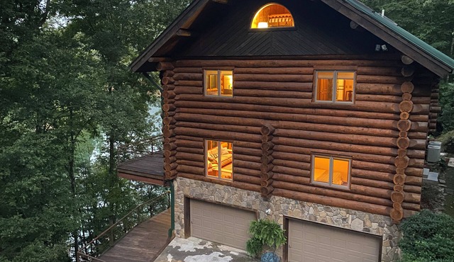 The Cabin on Fontana LakenLake Front Paradise in the Smokies