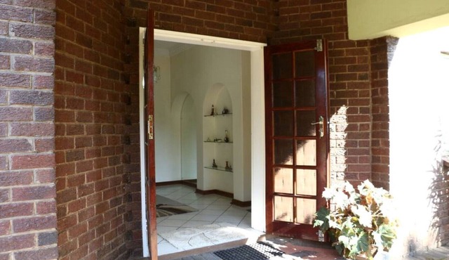 The Riverton Garden Suite