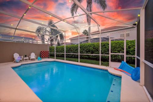Townhome w heated pool & game room