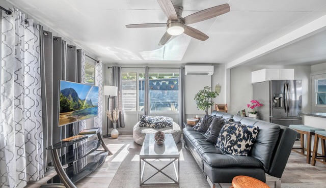 Tropical Haven: 3BR Sanctuary Between Two Famous Beaches