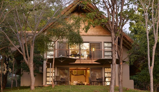 Victoria Falls Safari Suites