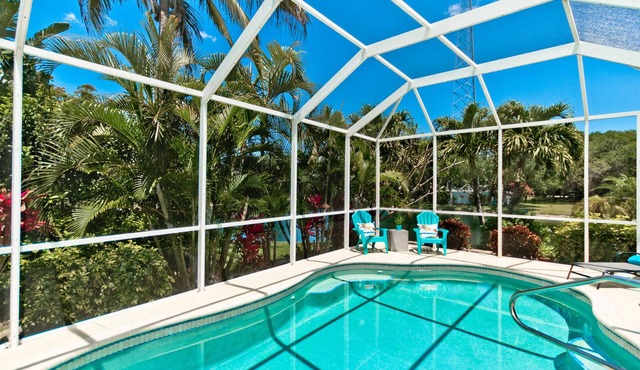 Villa Sea La Vie - Newly Renovated Lakefront Home w/Private Pool
