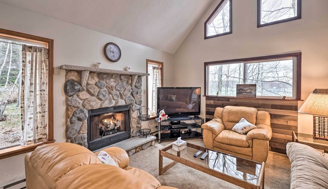 Walk to Beach: Lakefront Pocono Escape w/Fire Pit