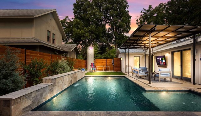 Warm King Wm Getaway | Heated Pool Near Riverwalk