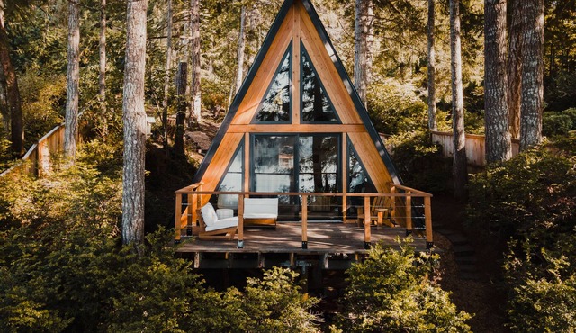 Waterfront Bella Vista A-Frame | Pets Welcomed - Your Dream Retreat
