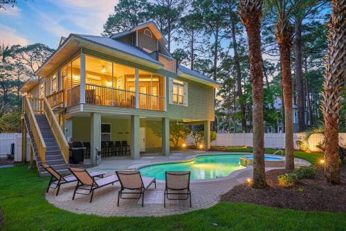 Whispering Dunes - Beach Cottage with Private Pool & Golf Cart