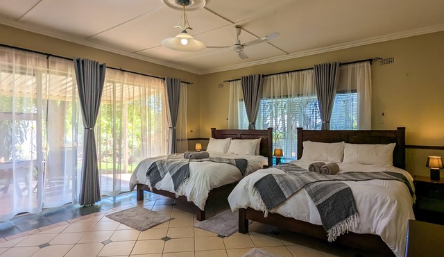 Zambezi Family Lodge - Elephant Room