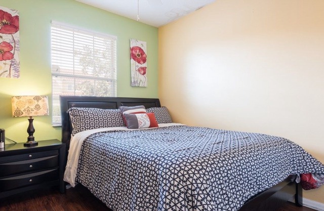 3BR/3BA Townhome, 1.5 miles to Disney