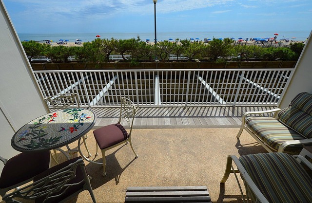 Edgewater House - Ocean Front Units With Spectacular Views!