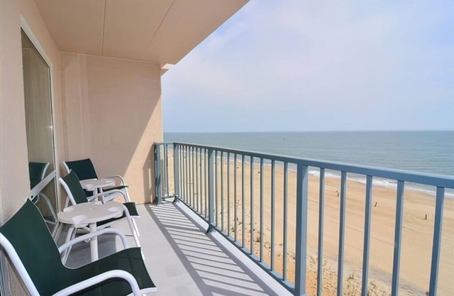OCEAN FRONT CONDO. ENJOY YOUR MORNING COFFEE SITTING ON YOUR PRIVATE BALCONIES WATCHING THE SUNRISE.