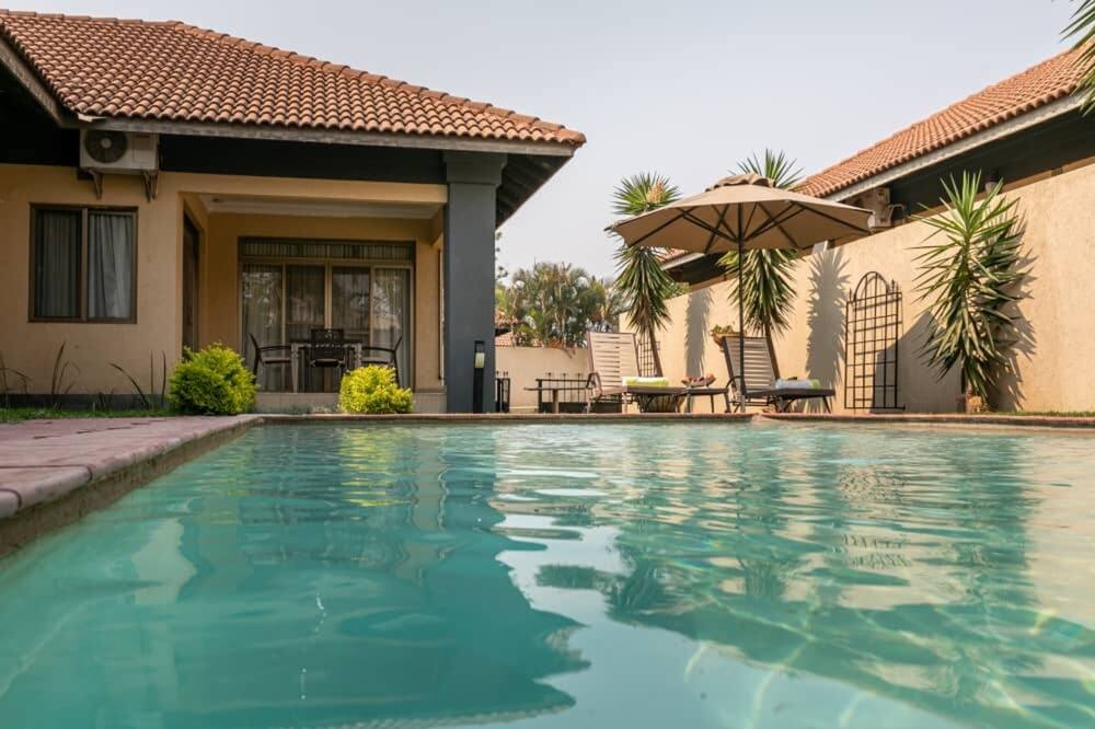 Lusaka Villa | 3 bedrooms exclusive villa in Mass Media