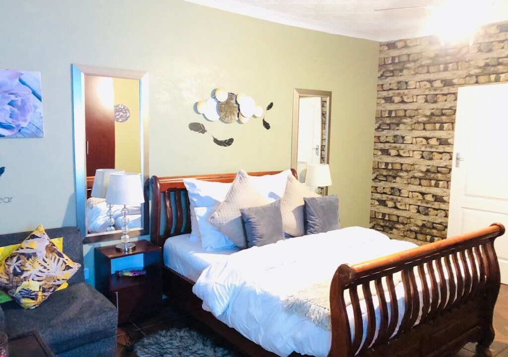 Kwekwe Apartment | Studio in Golden Acres – Kwekwe - 2371