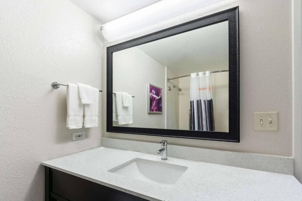 Photo of Bathroom in Arsenal