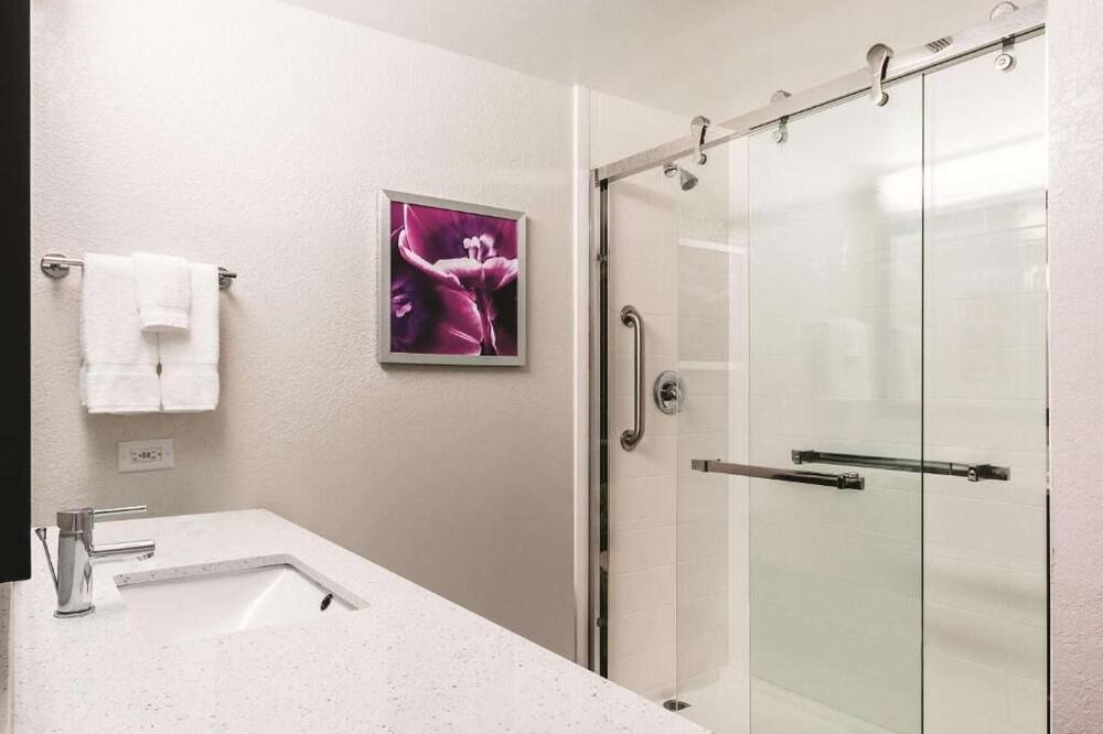 Photo of Bathroom in Arsenal