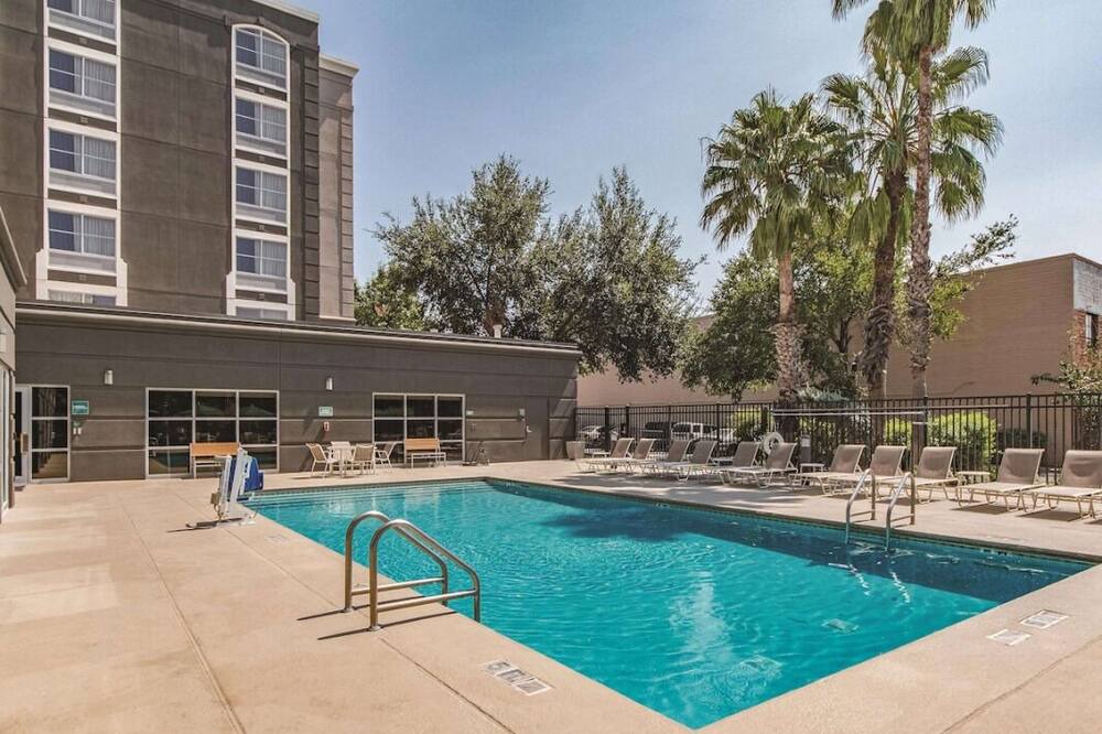 Photo of Outdoor in Arsenal