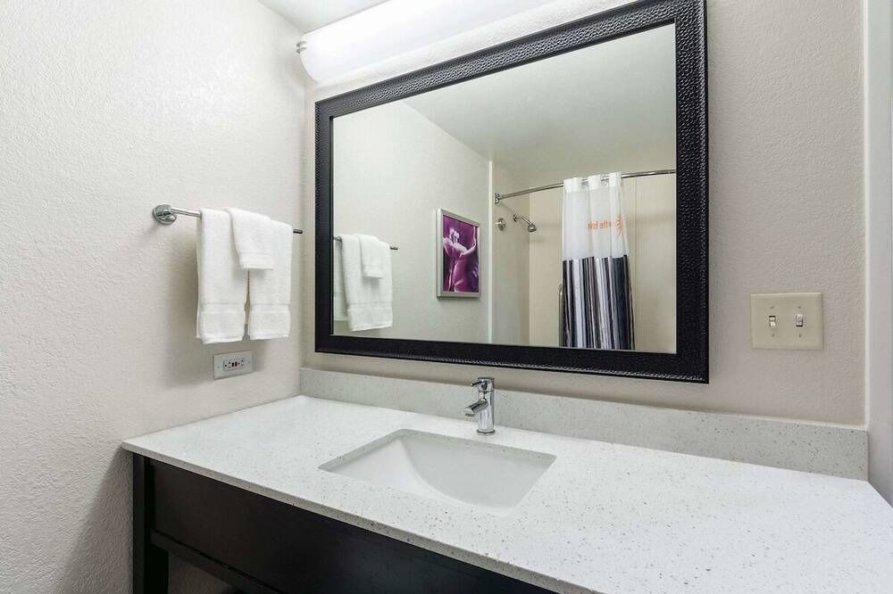 Photo of Bathroom in Arsenal