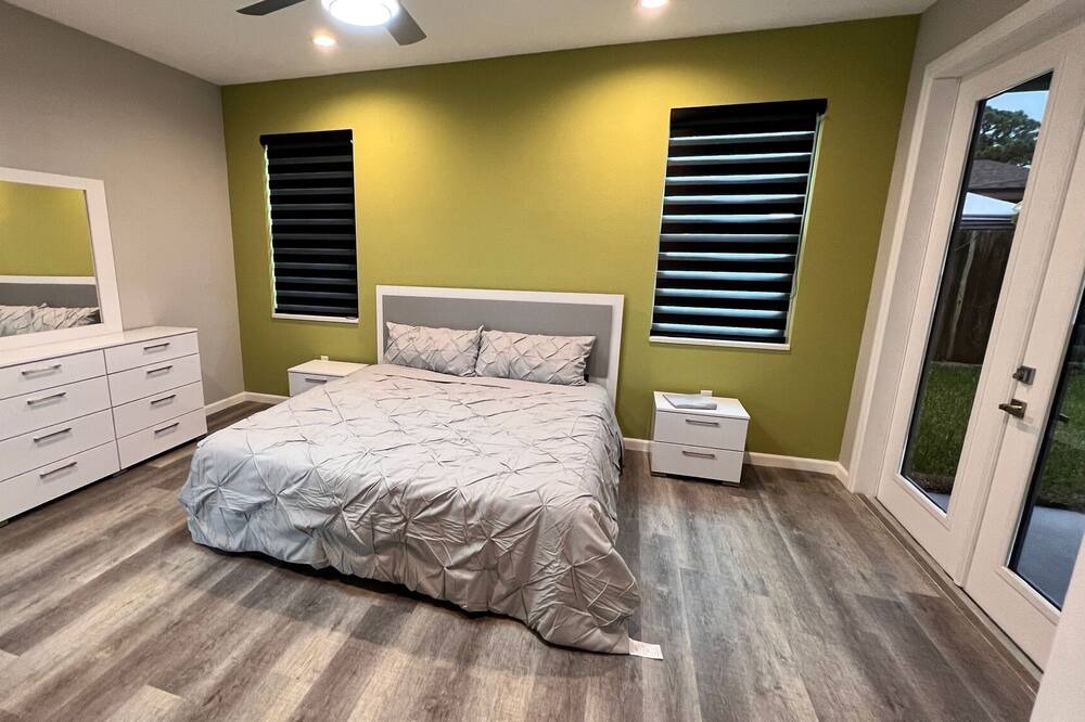 Photo of Bedroom in Desoto Lakes
