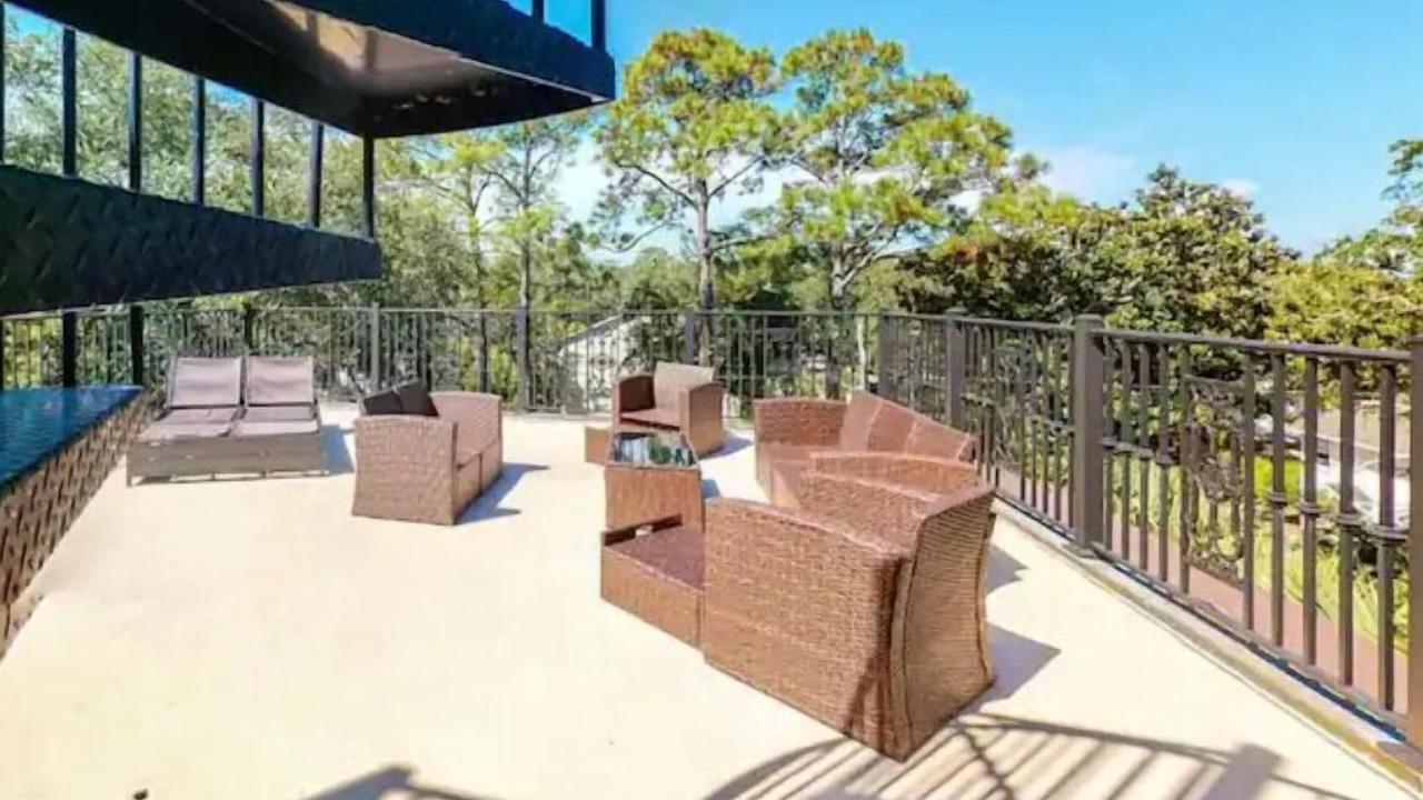 Photo of Patio Balcony in Demere Park