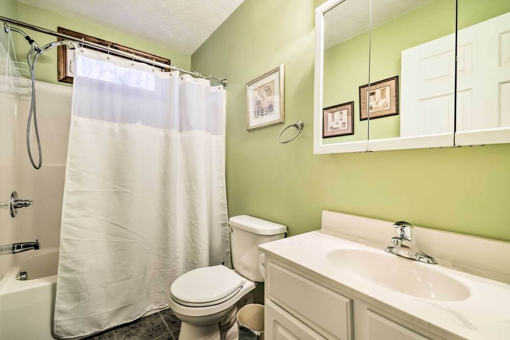 Photo of Bathroom in Pocono Lake