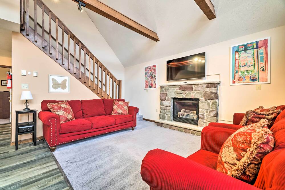 Photo of Livingroom in Pocono Lake