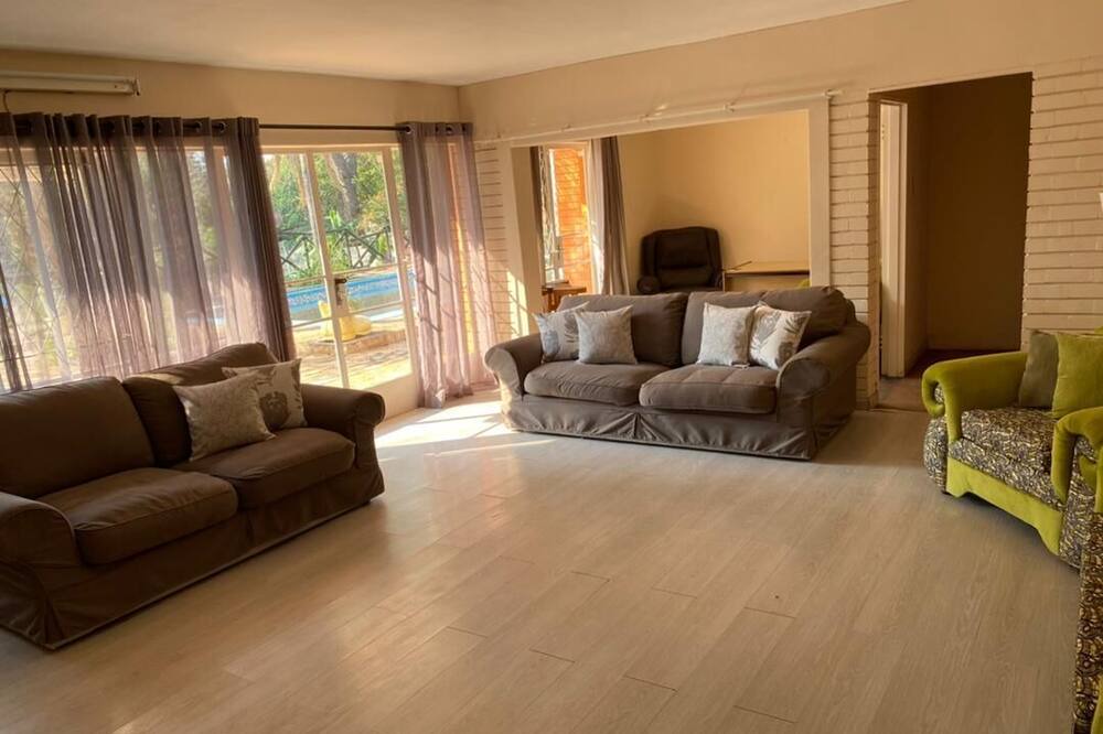 Photo of Livingroom in Bulawayo