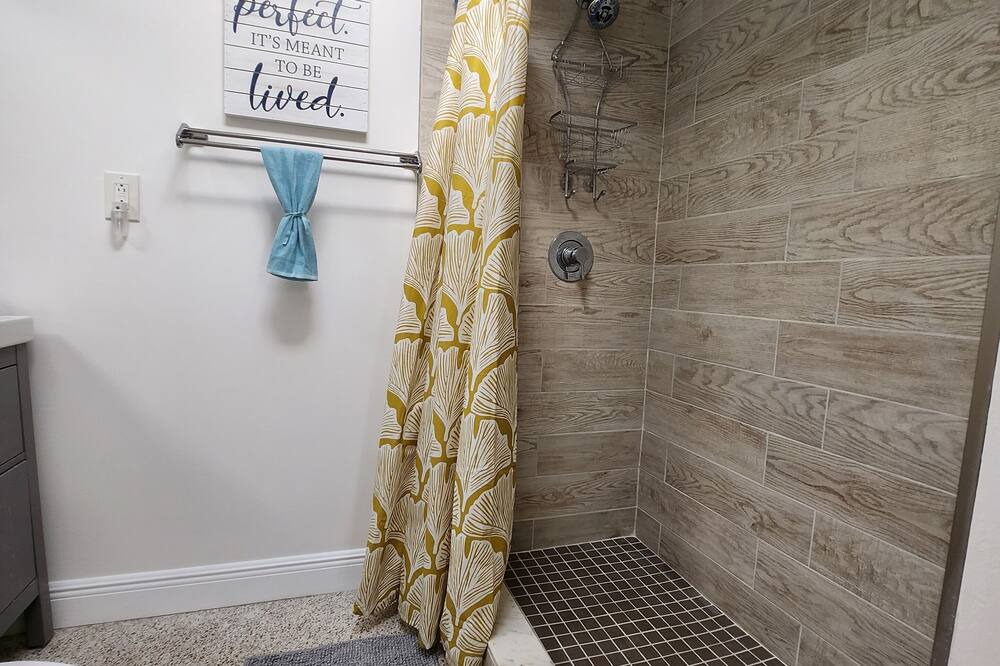 Photo of Bathroom in Riverview Estates