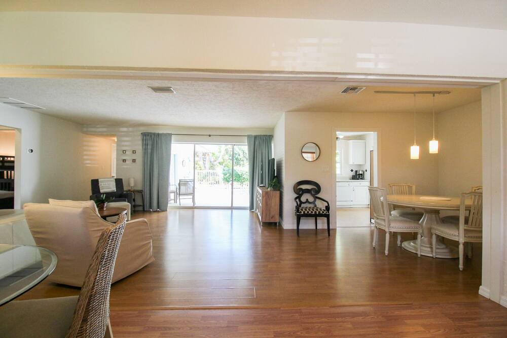 Photo of Others in Gulf Gate Estates