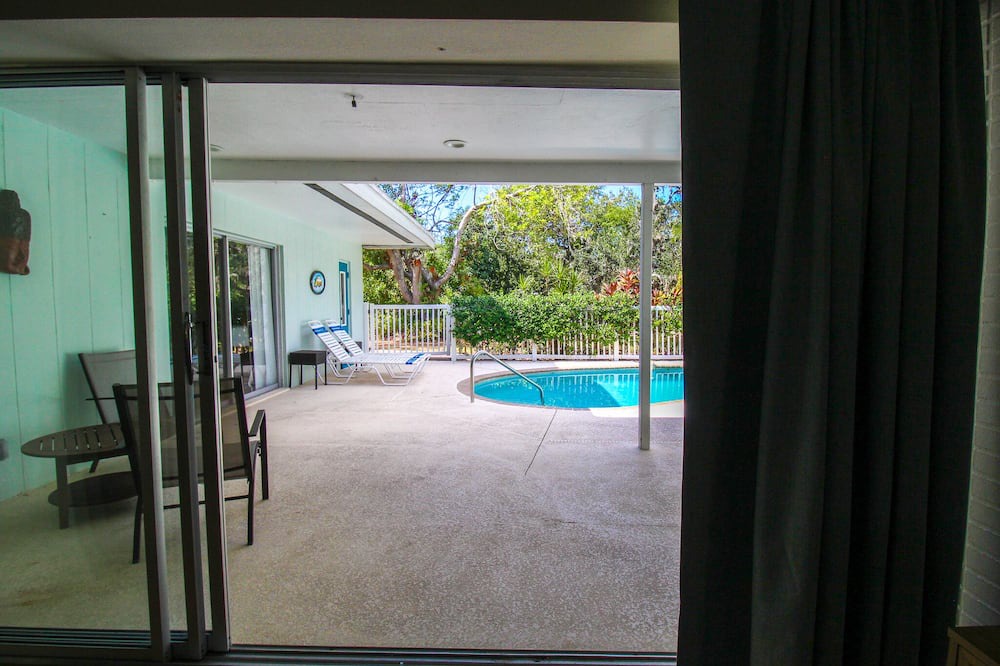 Photo of Outdoor in Gulf Gate Estates