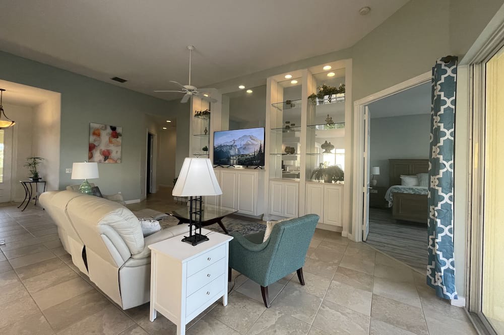 Photo of Livingroom in Palmer Ranch