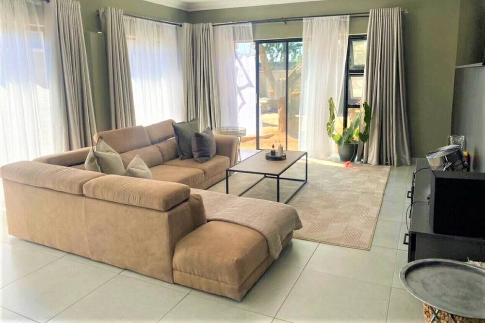 Photo of Livingroom in Bulawayo