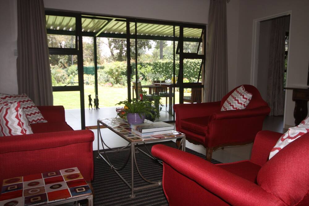 Photo of Livingroom in Harare East