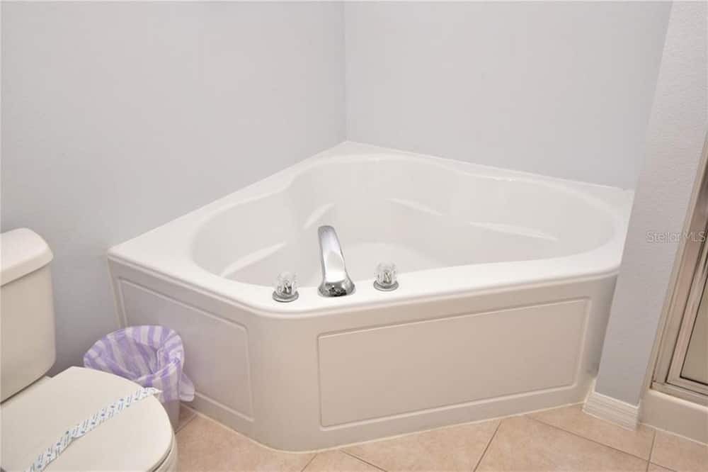 Photo of Bathroom in Sandy Ridge