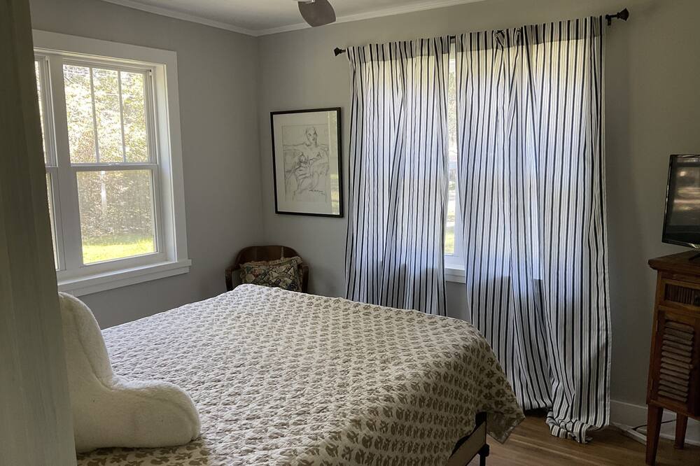 Photo of Bedroom in Gulf Shores