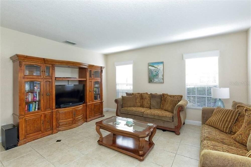 Photo of Livingroom in Highlands Reserve