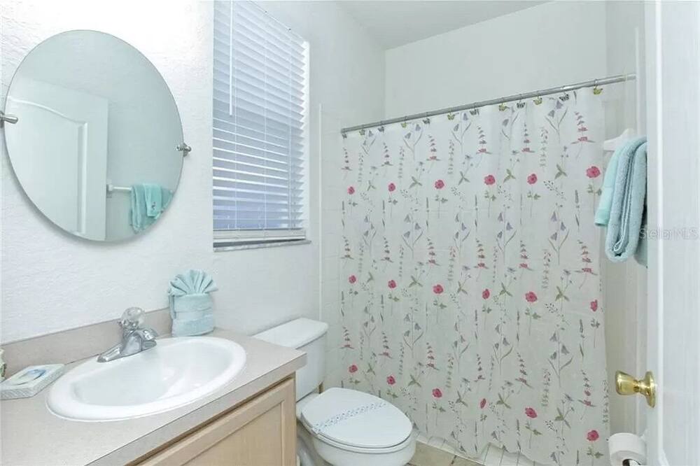Photo of Bathroom in Highlands Reserve
