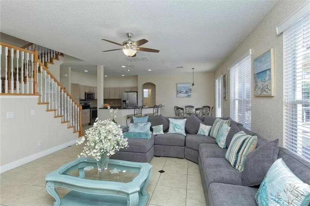 Photo of Livingroom in Highlands Reserve