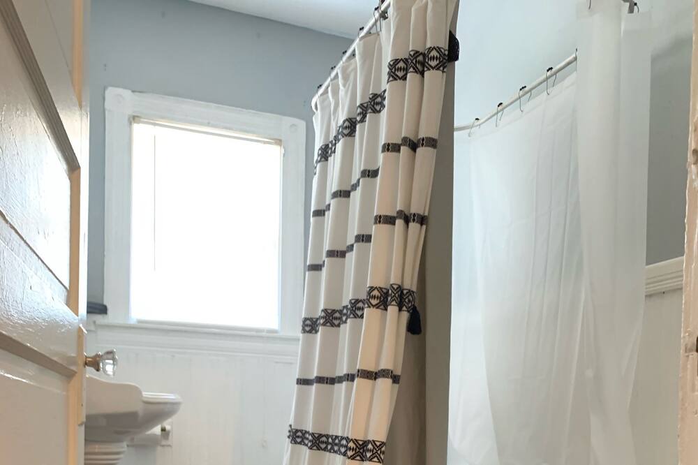 Photo of Bathroom in Arsenal