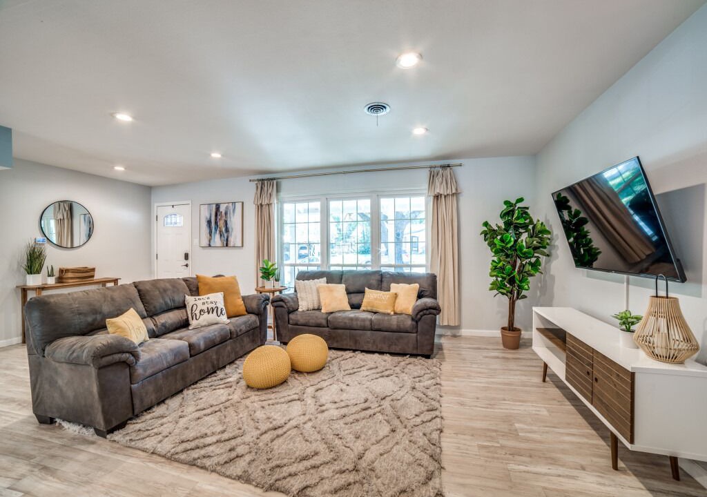 Photo of Livingroom in Shearer Hills - Ridgeview