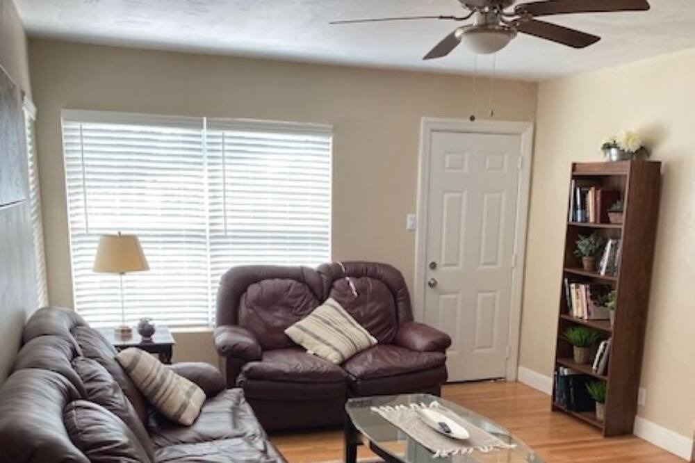 Photo of Livingroom in Shearer Hills - Ridgeview