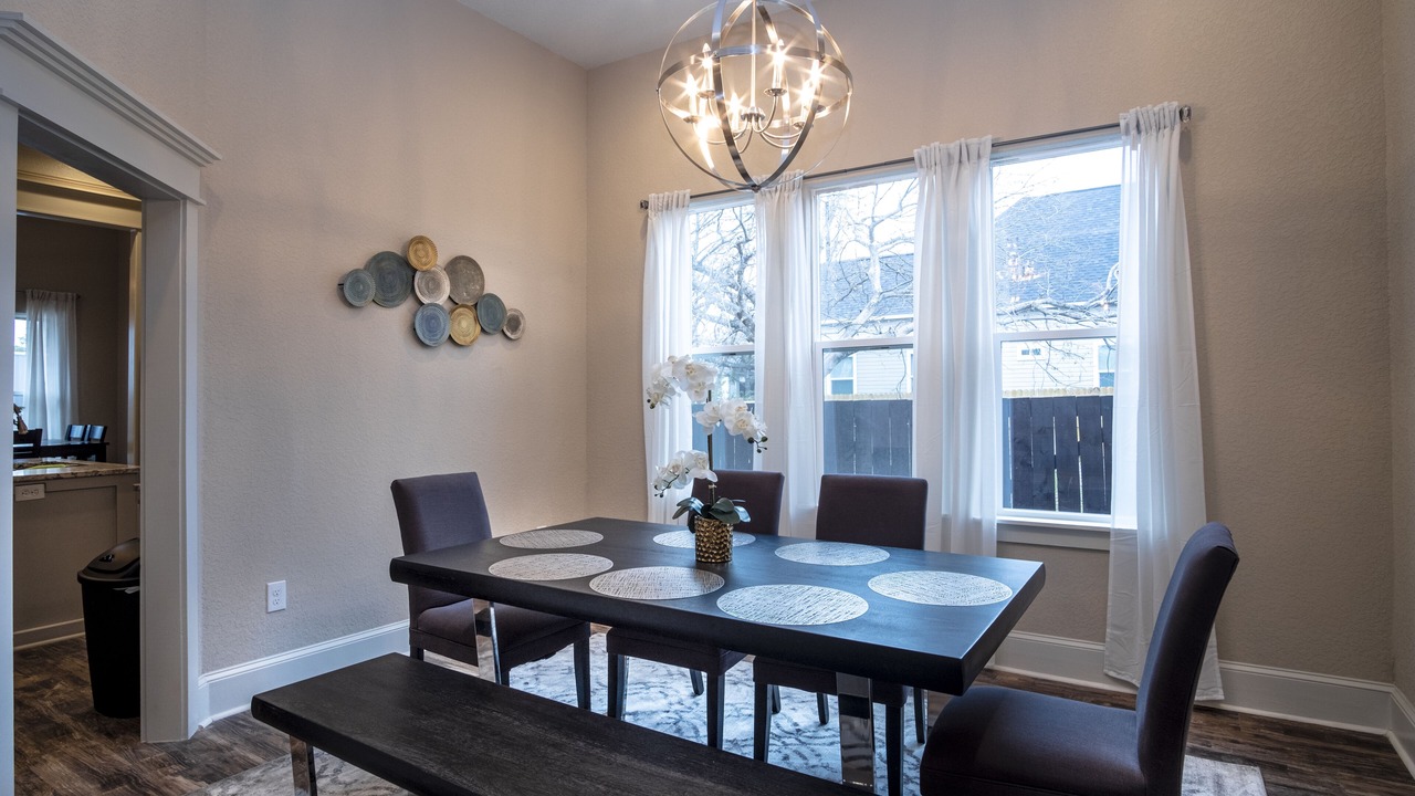 Photo of Livingroom in Near East Side