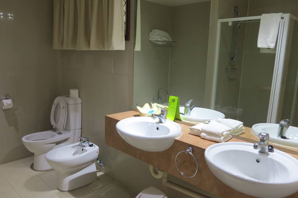 Photo of Bathroom in Madang