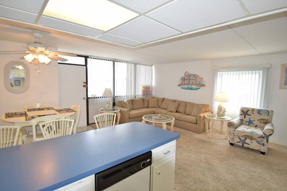 Photo of Livingroom in North Ocean City