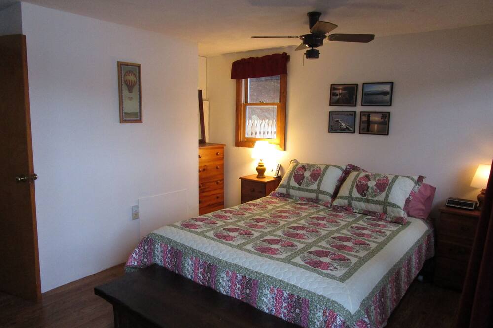 Photo of Bedroom in Warrensburg