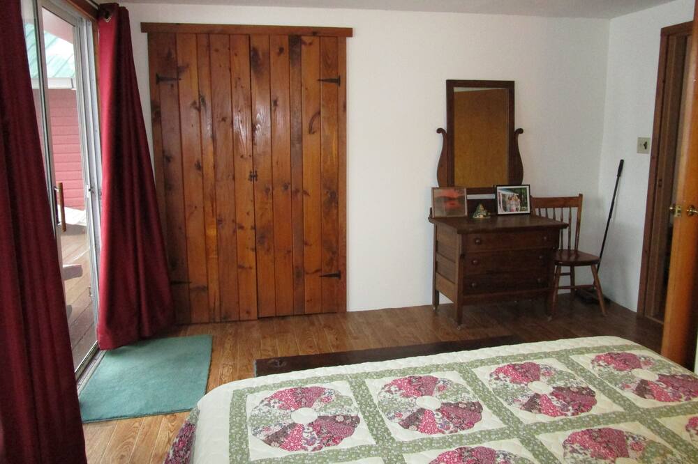 Photo of Bedroom in Warrensburg