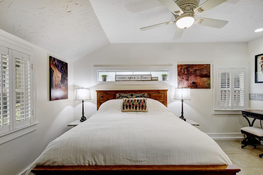 Photo of Bedroom in King William
