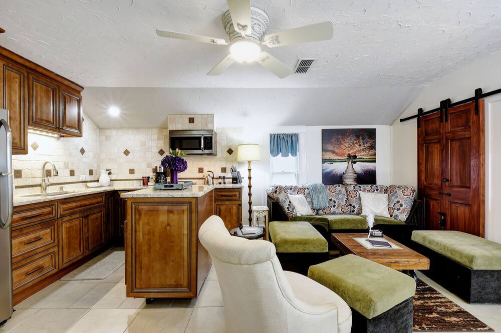 Photo of Livingroom in King William