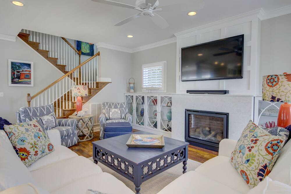 Photo of Livingroom in Country Club Estates