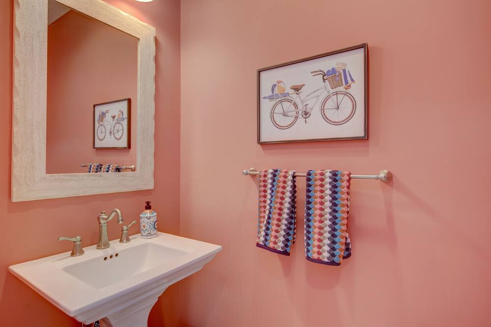 Photo of Bedroom in Country Club Estates